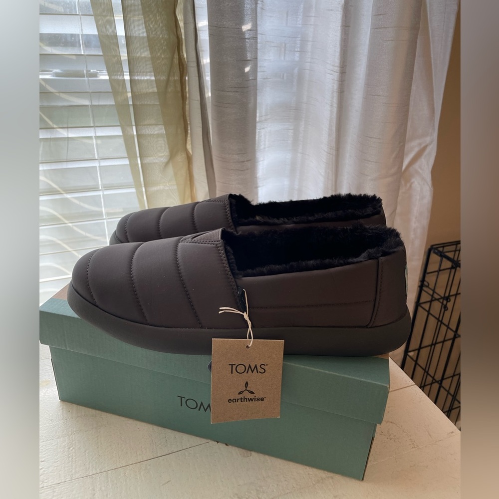 New grey Toms